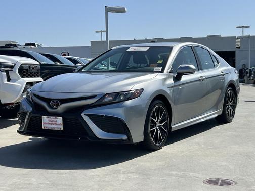 Celestial Silver Metallic 2024 Toyota Camry SE