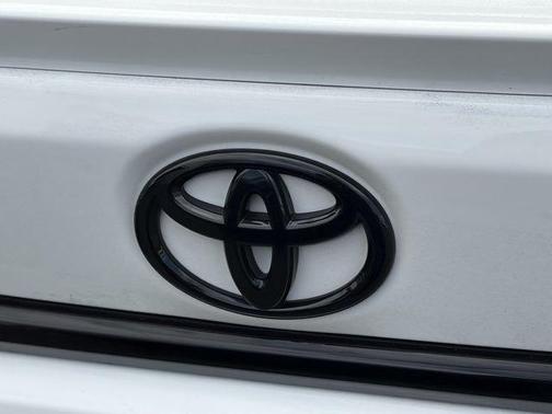 Ice 2025 Toyota Corolla SE