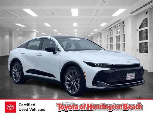 Oxygen White 2026 Toyota Crown Limited