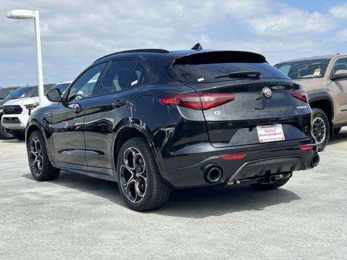 Vulcano Black Metallic 2023 Alfa Romeo Stelvio Veloce AWD