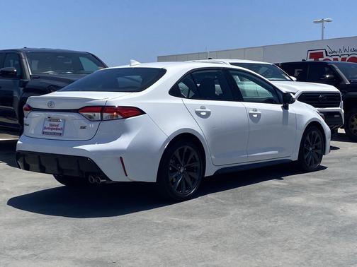 Ice 2025 Toyota Corolla SE