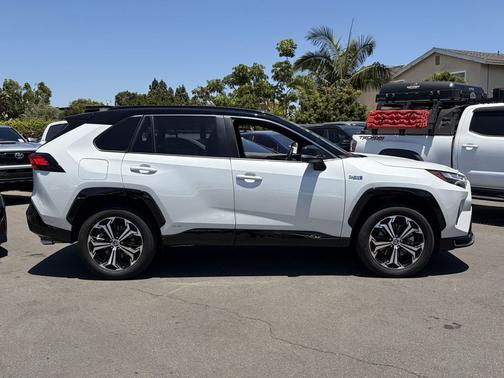 Wind Chill Pearl / Midnight Black Metallic 2023 Toyota RAV4 Prime XSE
