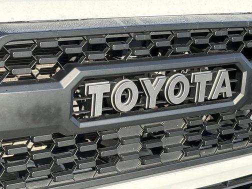 Super White 2017 Toyota Tacoma TRD Off Road