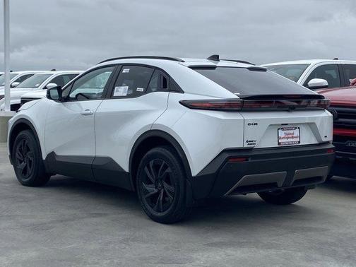 Wind Chill Pearl 2026 Toyota C-HR SE