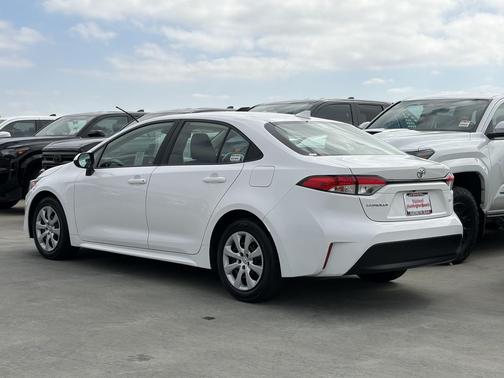 Ice 2023 Toyota Corolla LE