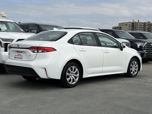 Ice 2023 Toyota Corolla LE