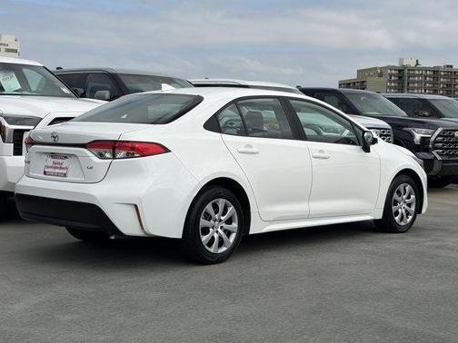 Ice 2023 Toyota Corolla LE