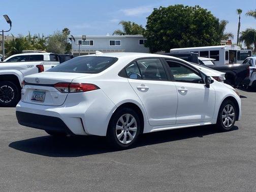 Ice 2023 Toyota Corolla LE