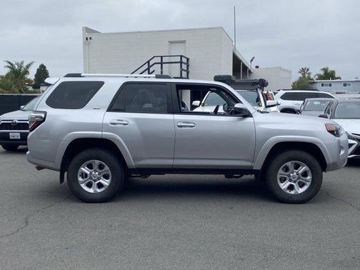 Classic Silver Metallic 2024 Toyota 4Runner SR5