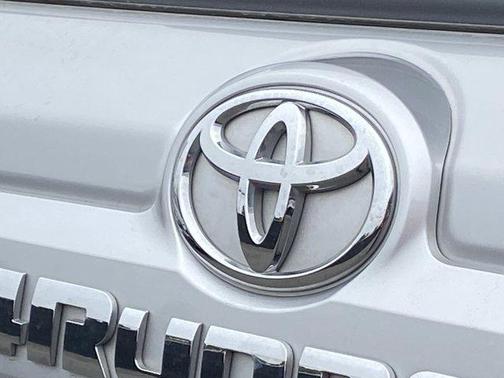 Classic Silver Metallic 2024 Toyota 4Runner SR5