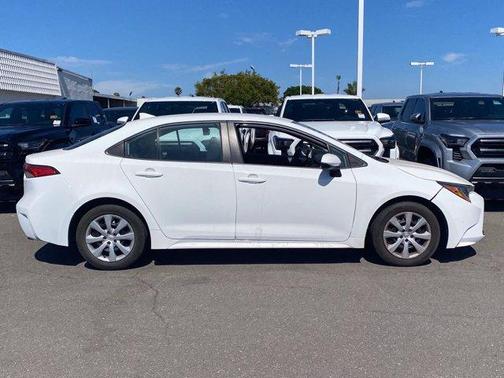 Ice 2024 Toyota Corolla LE