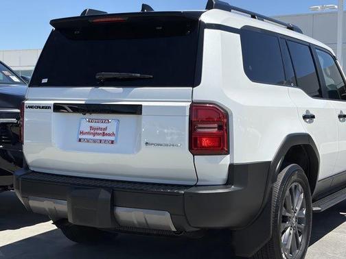 Wind Chill Pearl 2025 Toyota Land Cruiser Base