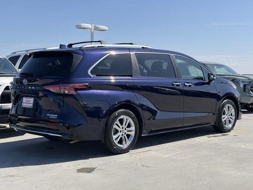 Blueprint 2023 Toyota Sienna Platinum