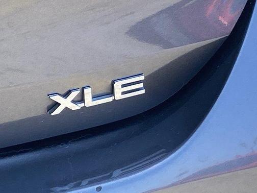Magnetic Gray Metallic 2024 Toyota Highlander XLE