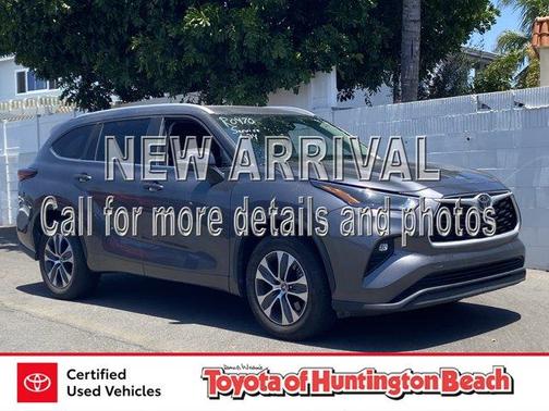 Magnetic Gray Metallic 2024 Toyota Highlander XLE