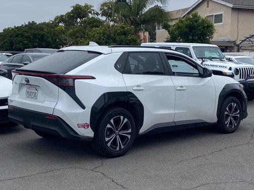 Wind Chill Pearl 2024 Toyota bZ4X XLE