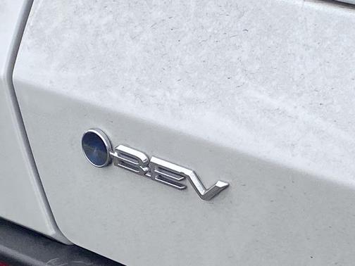 Wind Chill Pearl 2024 Toyota bZ4X XLE