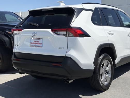 Ice 2025 Toyota RAV4 XLE