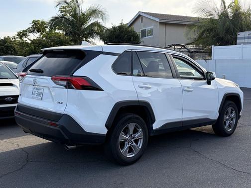 Ice 2025 Toyota RAV4 XLE