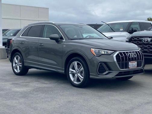 Chronos Gray Metallic 2021 Audi Q3 45 S line Premium