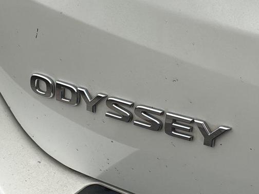White Diamond Pearl 2018 Honda Odyssey EX-L