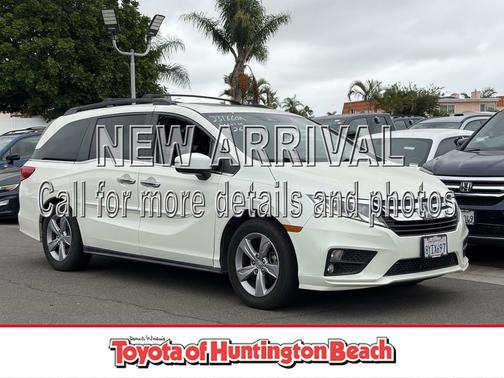 White Diamond Pearl 2018 Honda Odyssey EX-L