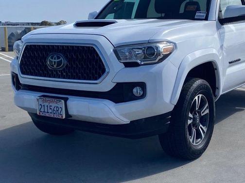Super White 2019 Toyota Tacoma TRD Sport