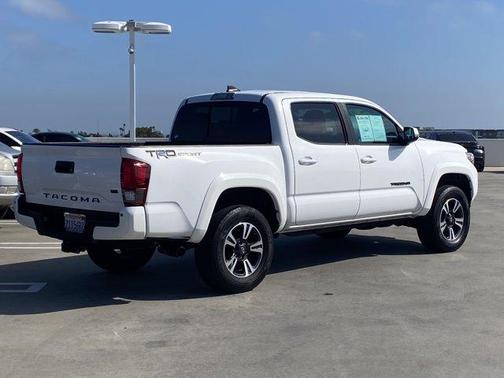 Super White 2019 Toyota Tacoma TRD Sport