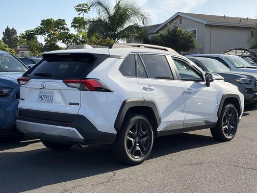 Ice Cap 2024 Toyota RAV4 Adventure