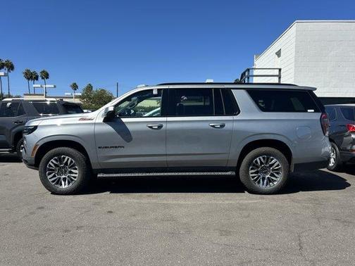 Sterling Gray Metallic 2025 Chevrolet Suburban 4WD Z71