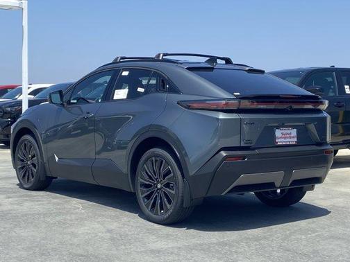 OVERCAST 2026 Toyota C-HR XSE