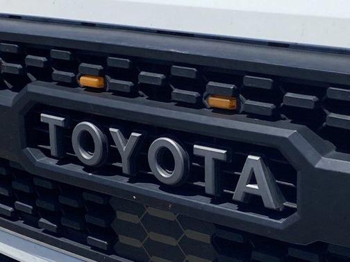 Super White 2020 Toyota Tacoma SR5