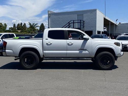 Super White 2020 Toyota Tacoma SR5