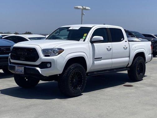 Super White 2020 Toyota Tacoma SR5