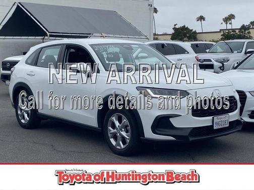 Platinum White Pearl 2024 Honda HR-V LX