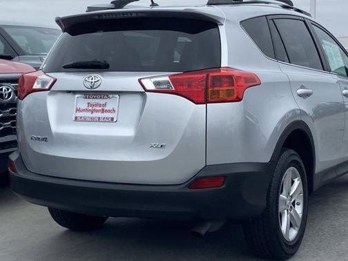Classic Silver Metallic 2013 Toyota RAV4 XLE