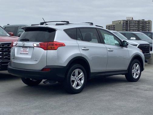 Classic Silver Metallic 2013 Toyota RAV4 XLE