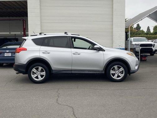 Classic Silver Metallic 2013 Toyota RAV4 XLE