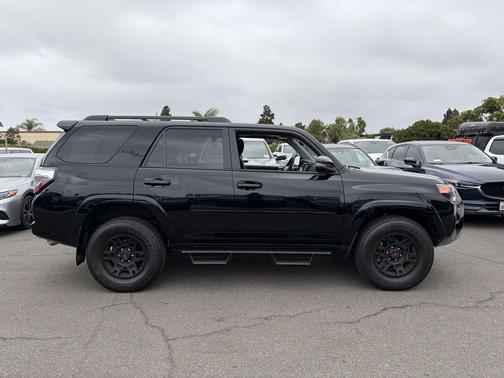 Midnight Black Metallic 2024 Toyota 4Runner TRD Off Road Premium