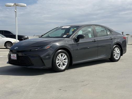 UNDERGROUND 2025 Toyota Camry LE