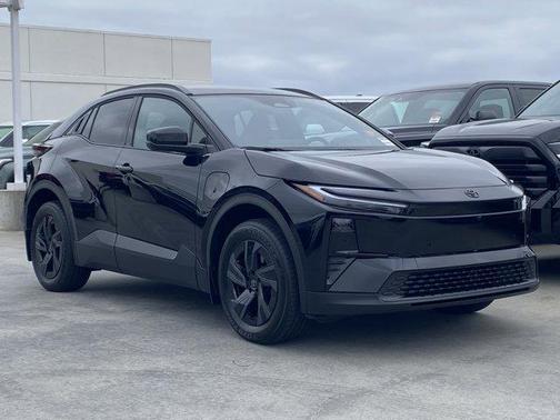 Midnight Black Metallic 2026 Toyota C-HR SE