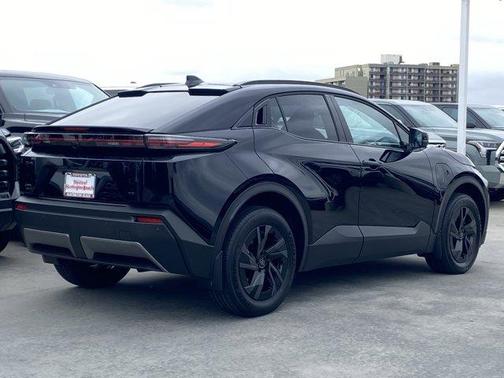 Midnight Black Metallic 2026 Toyota C-HR SE