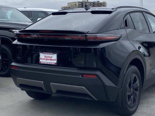 Midnight Black Metallic 2026 Toyota C-HR SE