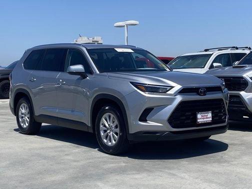 Celestial Silver Metallic 2025 Toyota Grand Highlander XLE