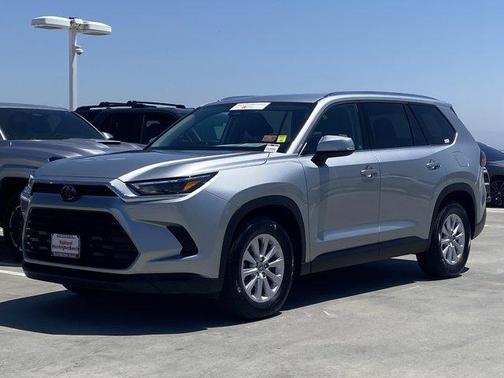 Celestial Silver Metallic 2025 Toyota Grand Highlander XLE