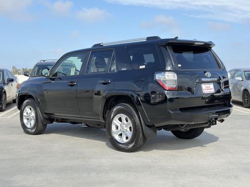 Midnight Black Metallic 2024 Toyota 4Runner SR5