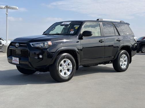 Midnight Black Metallic 2024 Toyota 4Runner SR5