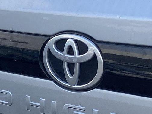 Celestial Silver Metallic 2025 Toyota Grand Highlander XLE