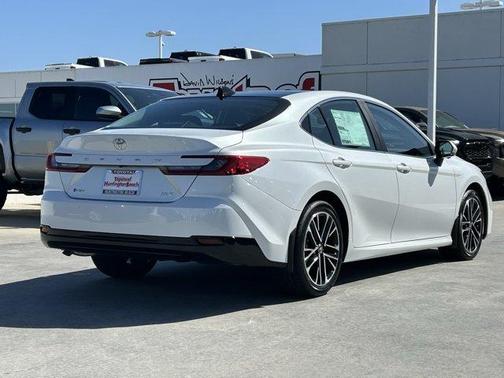 Wind Chill Pearl 2026 Toyota Camry XLE