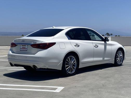 Majestic White 2023 INFINITI Q50 LUXE